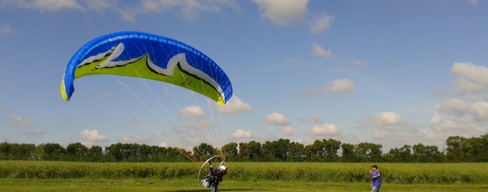 ELEVES EN FORMATION PARAMOTEUR POITOU-CHARENTES JUIN 2014