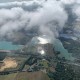 Survol des lacs de Cadeuil en ulm paramoteur :)